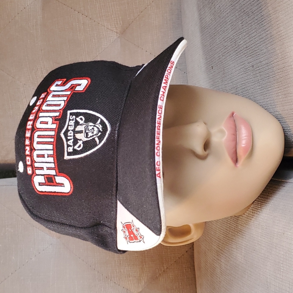 Vintage Reebok 2002 On Field Superbowl XXXVII Oakland Raiders Football cap